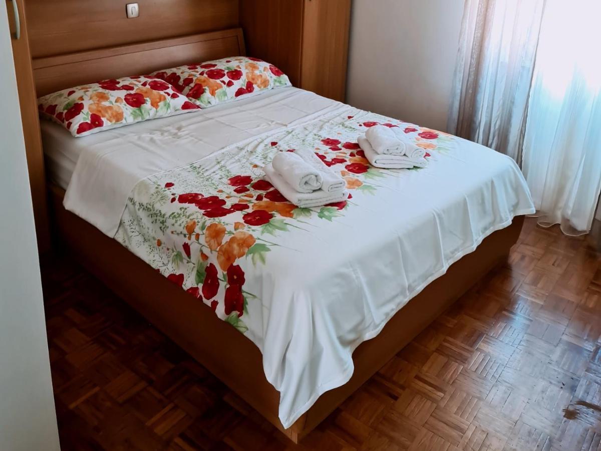 Izola City Center Apartment Buitenkant foto